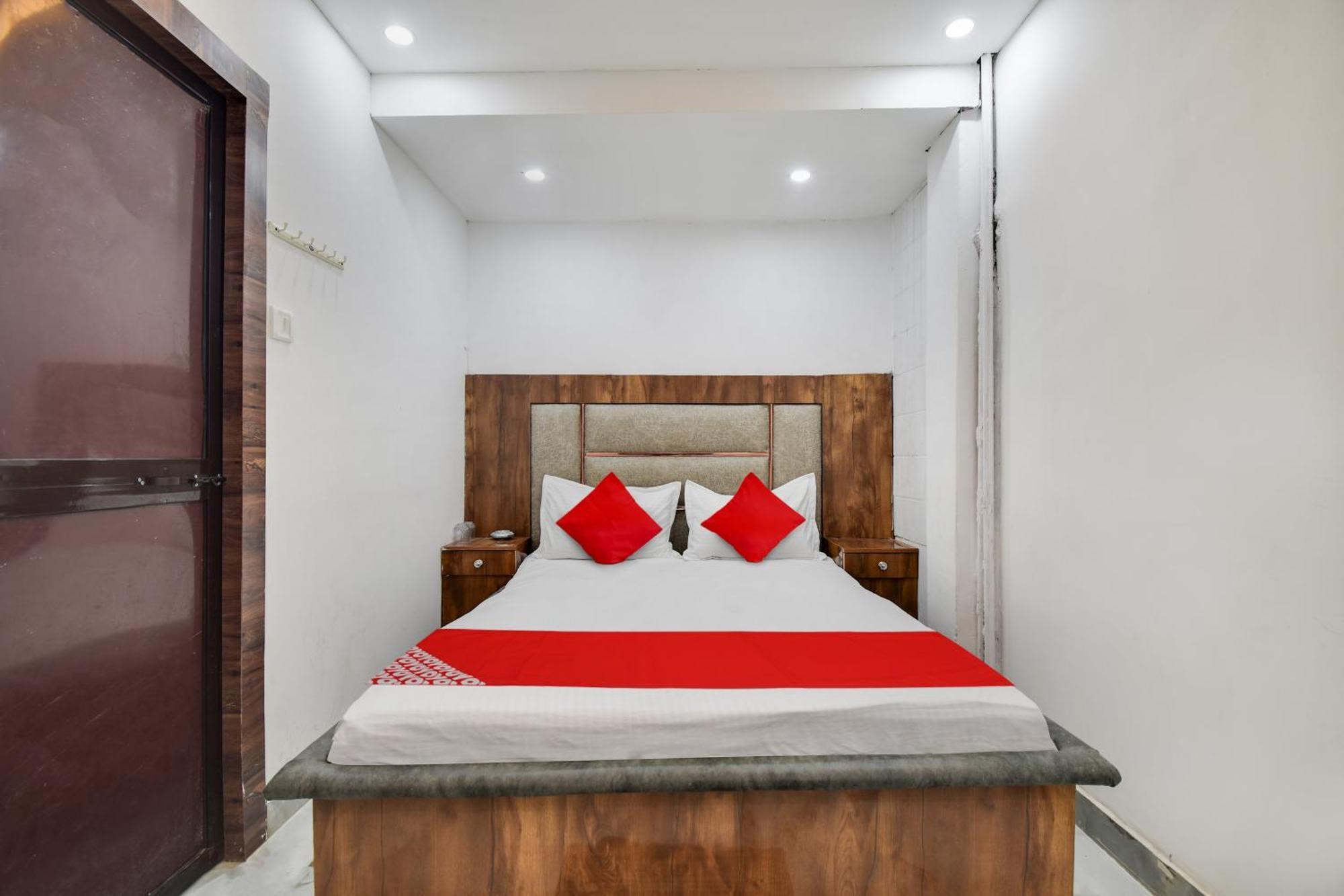 ניו דלהי Hotel O Golden King Guest House מראה חיצוני תמונה