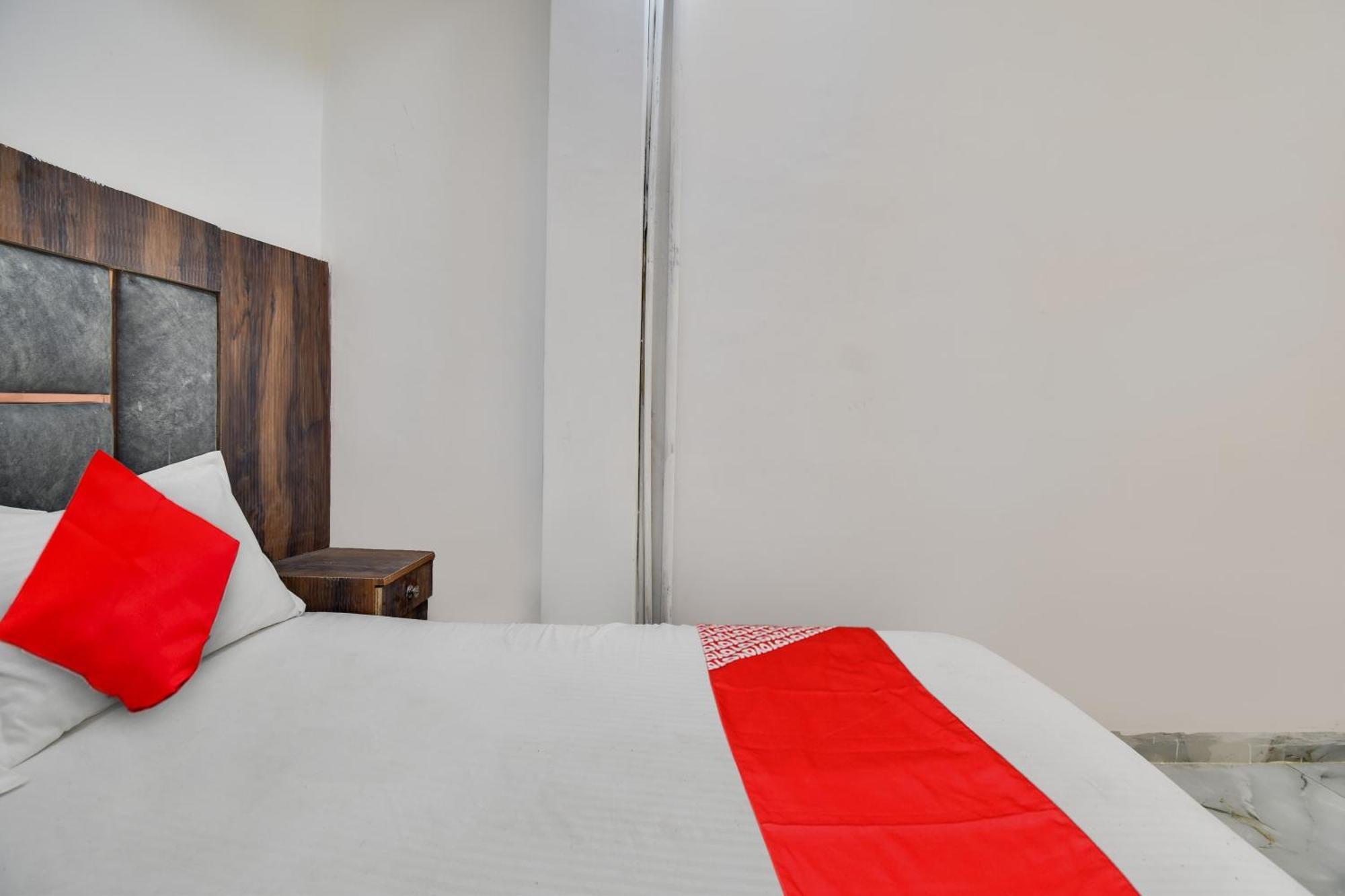 ניו דלהי Hotel O Golden King Guest House מראה חיצוני תמונה