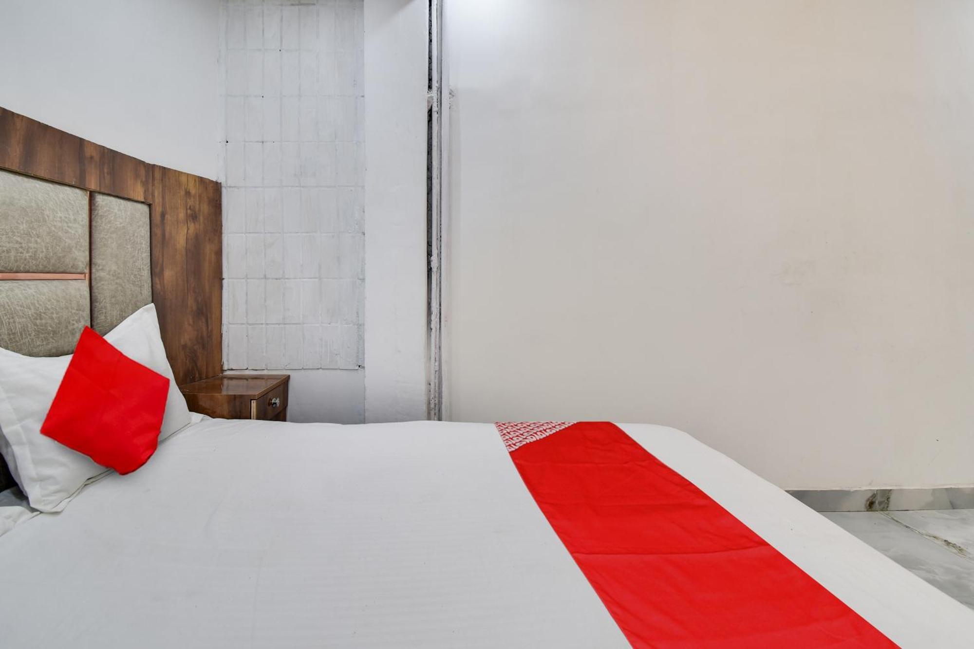 ניו דלהי Hotel O Golden King Guest House מראה חיצוני תמונה