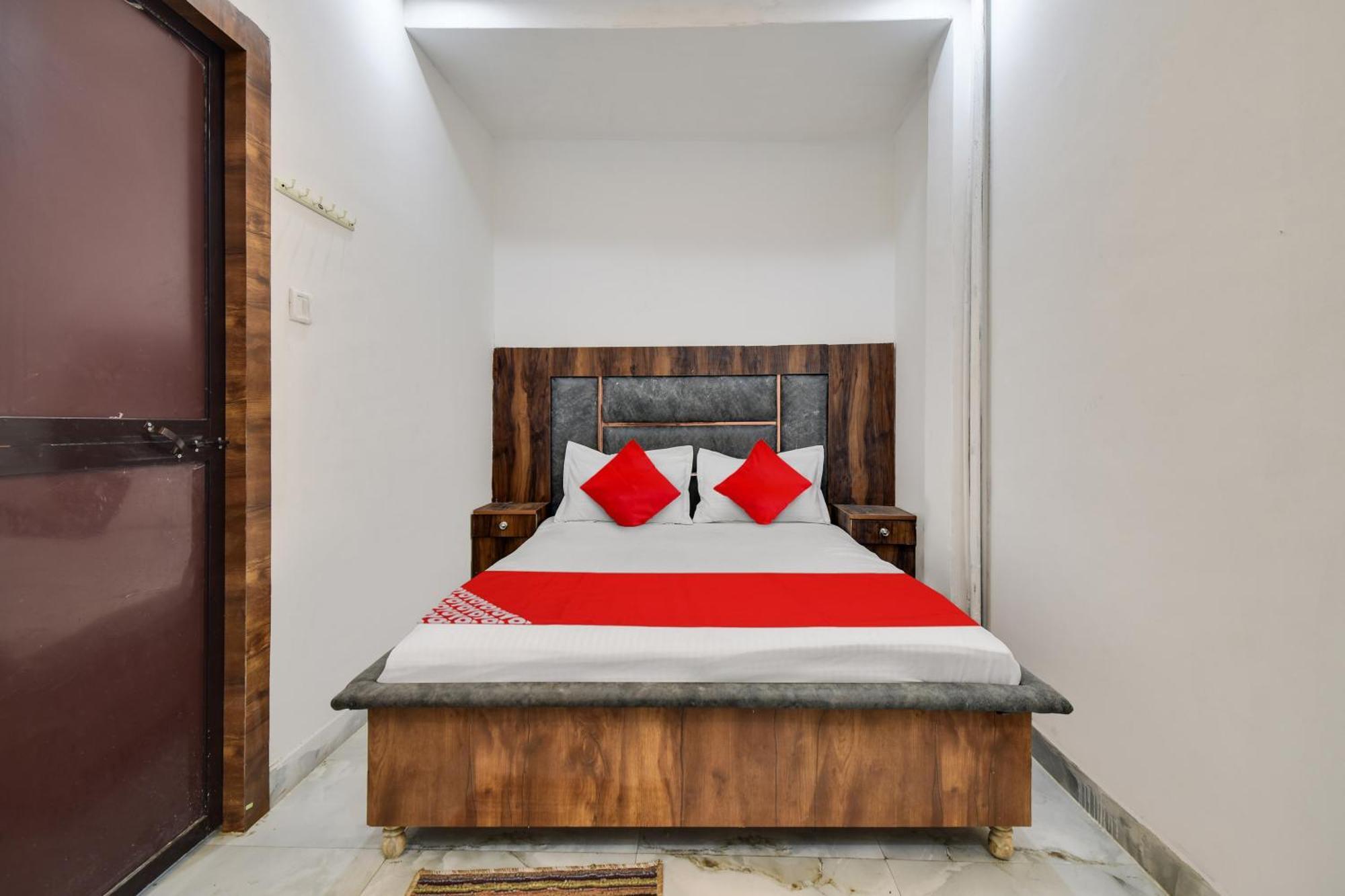 ניו דלהי Hotel O Golden King Guest House מראה חיצוני תמונה
