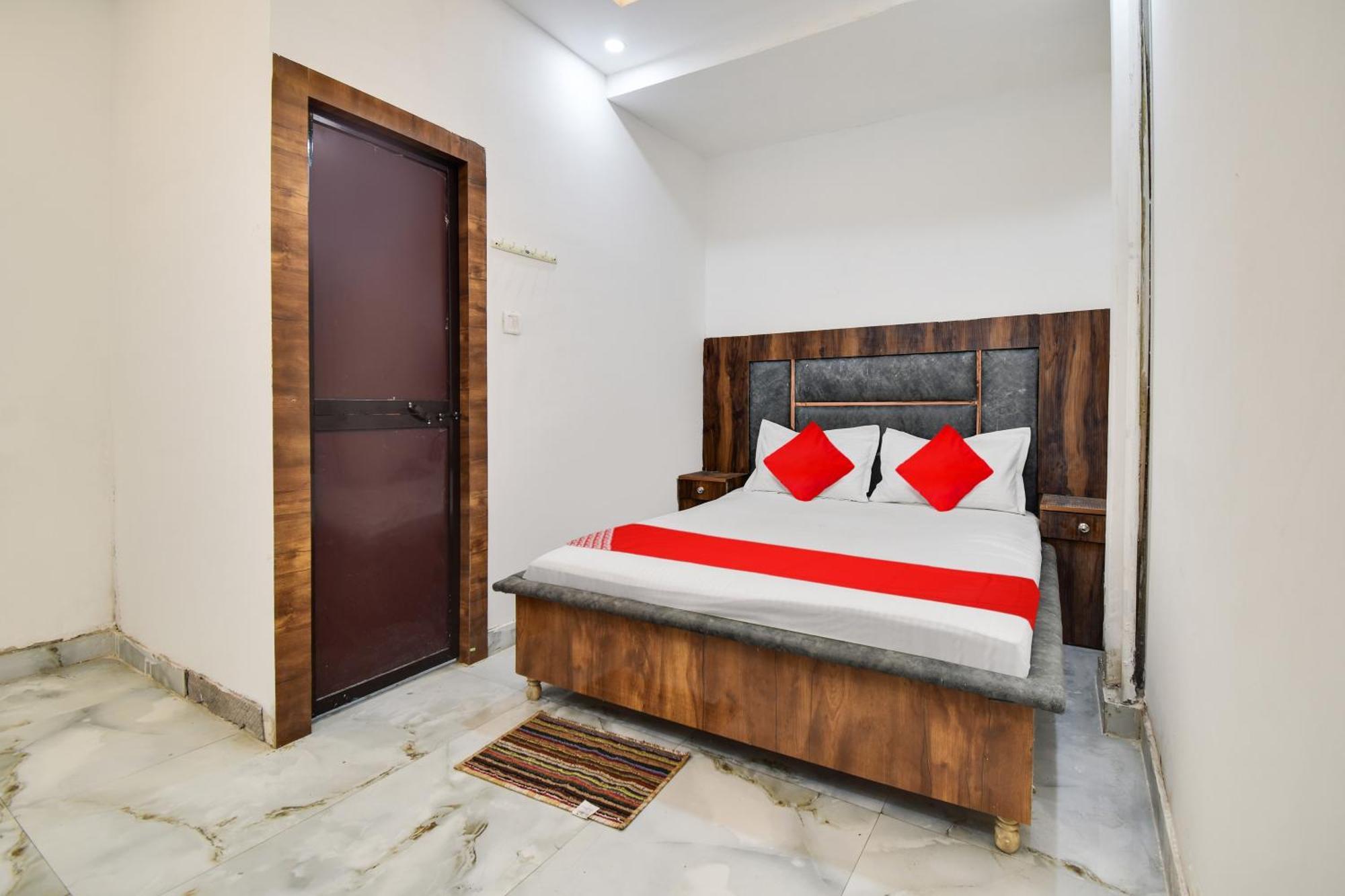 ניו דלהי Hotel O Golden King Guest House מראה חיצוני תמונה